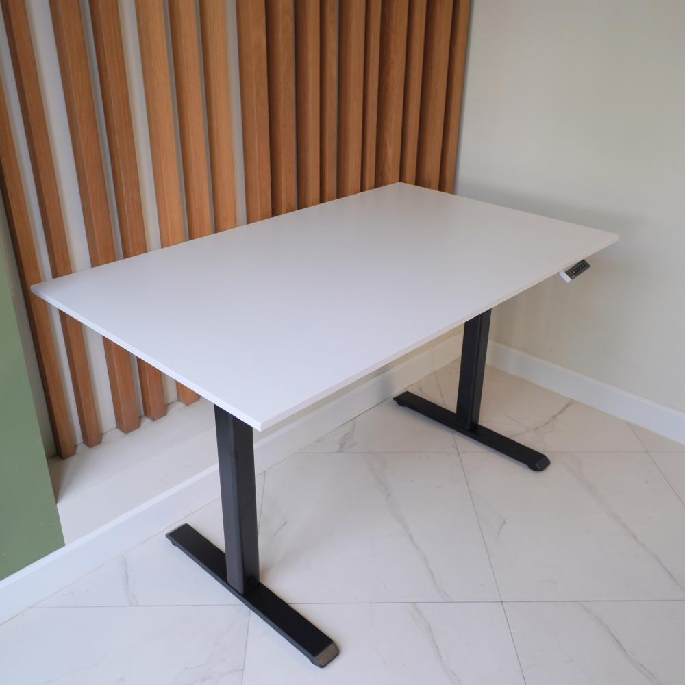 UPSTOL balandligi sozlanishi kompyuter stoli One: ramka qora va sunta stol usti 130х60 SHB2420-D450-B-W130 3