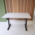 UPSTOL balandligi sozlanishi kompyuter stoli One: ramka qora va sunta stol usti 130х60 SHB2420-D450-B-W130 2