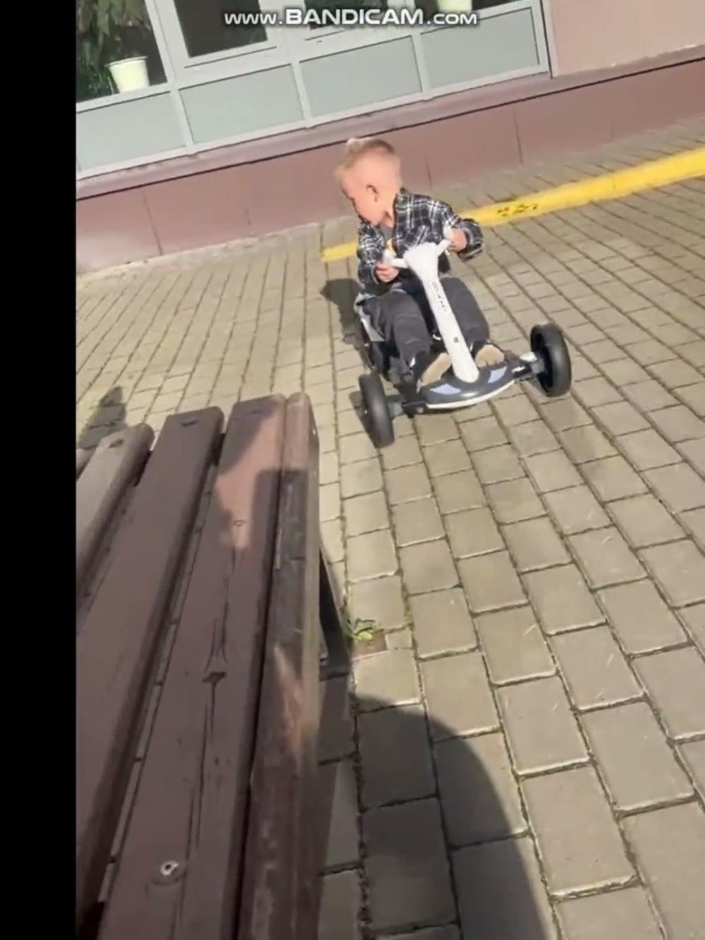 Pedalsiz to‘rt g‘ildirakli bolalar GO-KART, kovsh o‘rindiqli, faol o‘yinlar uchun 4