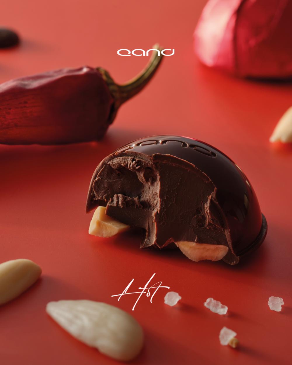 Классическая коробка на 24 конфеты Qand, ассорти 5